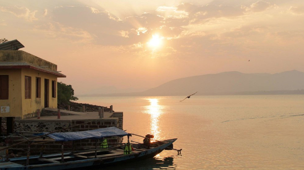 Chilika Lake Boat Trip with Dolphin Spotting at Satapada